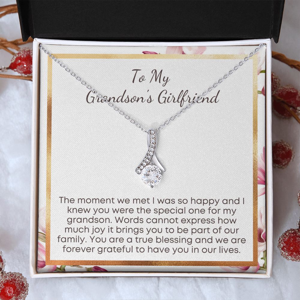 Grandson's Girlfriend - Alluring Beauty Necklace